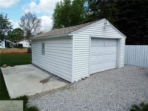 227 Harris St, Lansing, MI 48906 photo 3