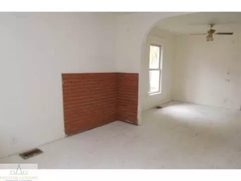 225 E Hazel St, Lansing, MI 48910 photo 2