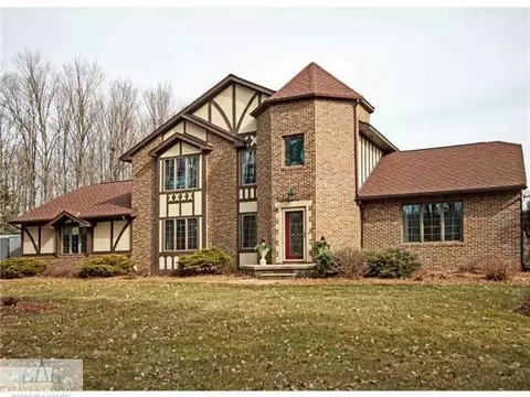 4690 Smith Rd, Dimondale, MI 48821 photo 2