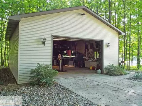 4690 Smith Rd, Dimondale, MI 48821 photo 3