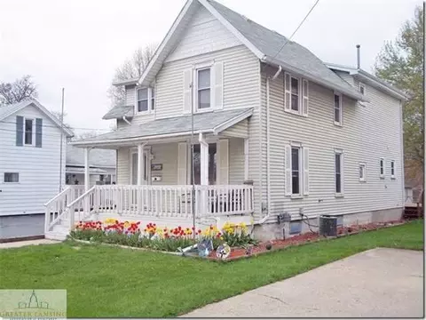 107 E Gibbs St, Saint Johns, MI 48879 photo 1
