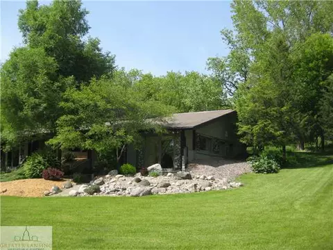 9877 State Rd, Haslett, MI 48840 photo 2
