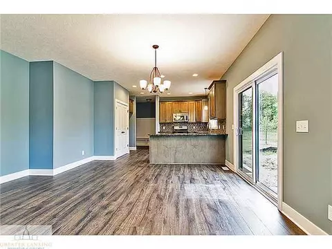 1082 Oakwood Dr, Dewitt, MI 48820 photo 10