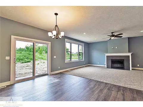 1082 Oakwood Dr, Dewitt, MI 48820 photo 8