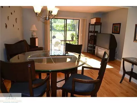 5886 Okemos, Haslett, MI 48840 photo 12