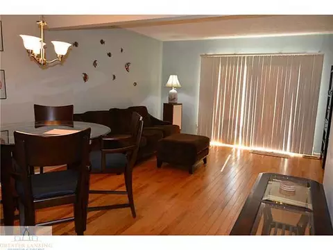 5886 Okemos, Haslett, MI 48840 photo 13