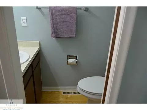 5886 Okemos, Haslett, MI 48840 photo 18