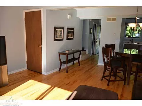 5886 Okemos, Haslett, MI 48840 photo 15