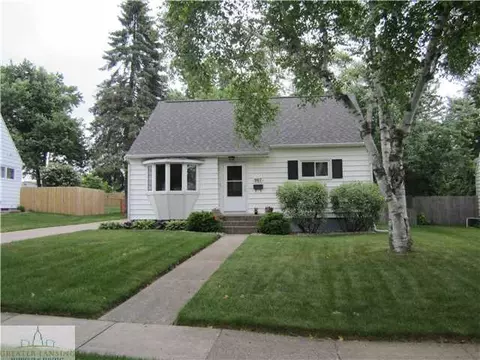 907 Pendleton Dr, Lansing, MI 48917 photo 2