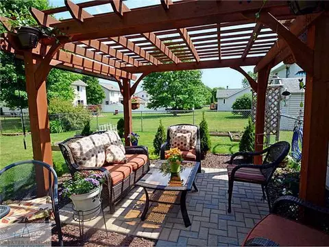 2360 Pine Tree Rd, Holt, MI 48842 photo 6