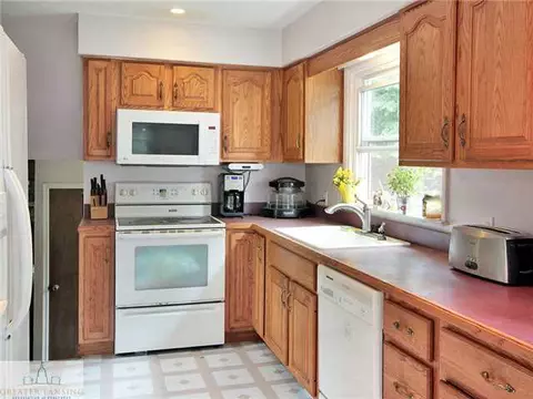 5556 Van Atta Rd, Haslett, MI 48840 photo 3
