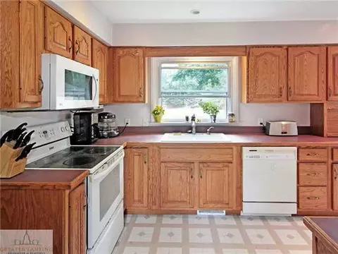 5556 Van Atta Rd, Haslett, MI 48840 photo 4