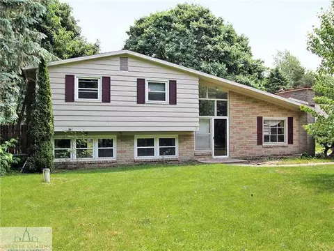 5556 Van Atta Rd, Haslett, MI 48840 photo 1