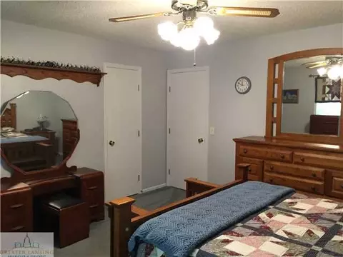 8846 S Williams Rd, Dewitt, MI 48820 photo 7