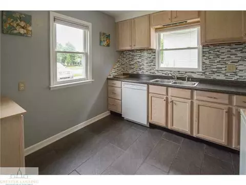 1220 E Mount Hope Ave, Lansing, MI 48910 photo 10