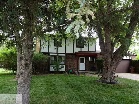 5474 Maple Rdg, Haslett, MI 48840 photo 1