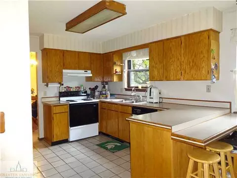 5474 Maple Rdg, Haslett, MI 48840 photo 7