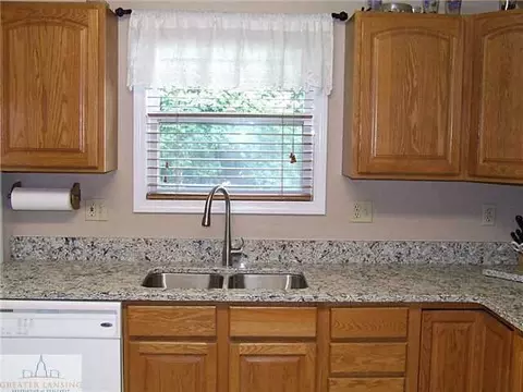 329 S Dibble Blvd, Lansing, MI 48917 photo 4