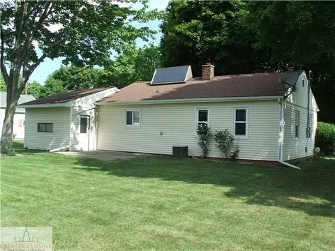 702 E Baldwin St, Saint Johns, MI 48879 photo 3