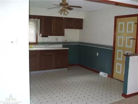 702 E Baldwin St, Saint Johns, MI 48879 photo 8