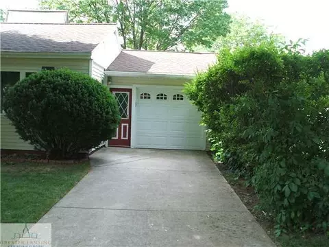 702 E Baldwin St, Saint Johns, MI 48879 photo 2