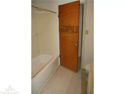 726 E Gier St, Lansing, MI 48906 photo 8