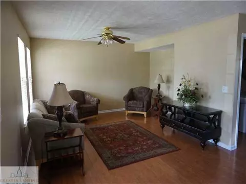 392 Coventry Ln, Mason, MI 48854 photo 2
