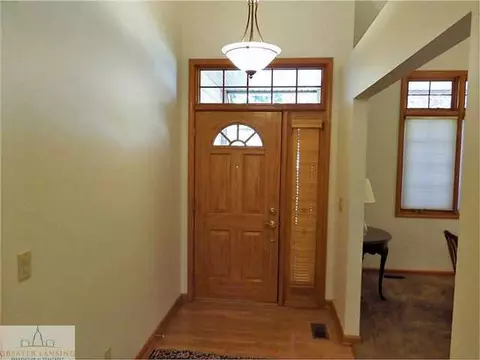 5620 White Ash, Haslett, MI 48840 photo 3