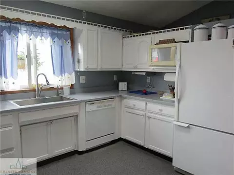 572 W Hayes Rd, Ithaca, MI 48847 photo 9