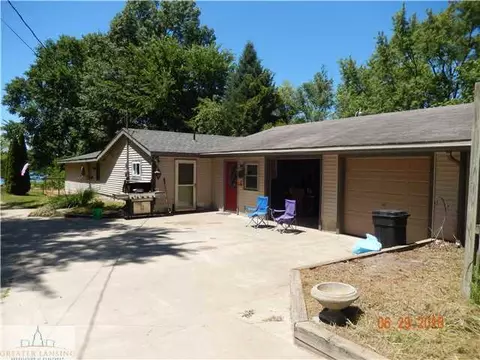 8421 Willow Dr, Lyons, MI 48851 photo 2