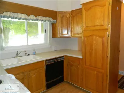 15090 Pinehurst, Lansing, MI 48906 photo 4