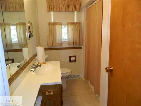 15090 Pinehurst, Lansing, MI 48906 photo 12