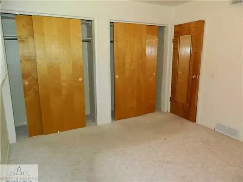 15090 Pinehurst, Lansing, MI 48906 photo 8