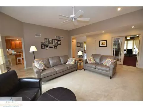 96 Three Oaks, Okemos, MI 48864 photo 12