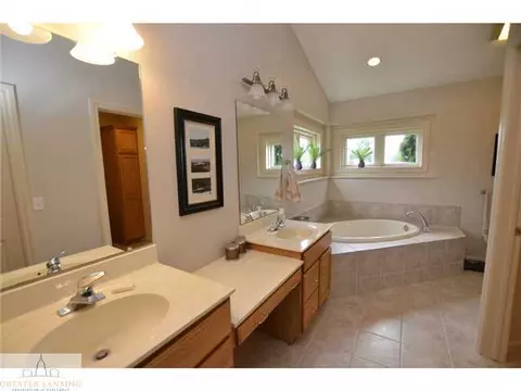 96 Three Oaks, Okemos, MI 48864 photo 8