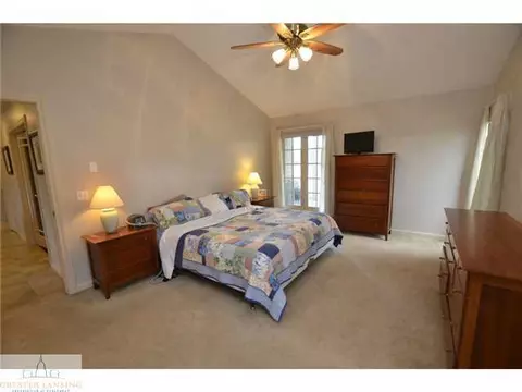 96 Three Oaks, Okemos, MI 48864 photo 18