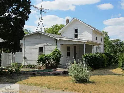 5497 Maple Rd, Saint Johns, MI 48879 photo 2