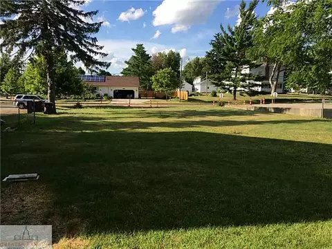 117 W Madison St, Dewitt, MI 48820 photo 2