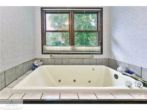 3965 Camperdown Dr, Lansing, MI 48911 photo 15