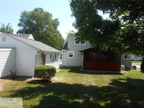 4400 Devonshire, Lansing, MI 48910 photo 2