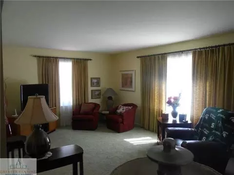 4400 Devonshire, Lansing, MI 48910 photo 9