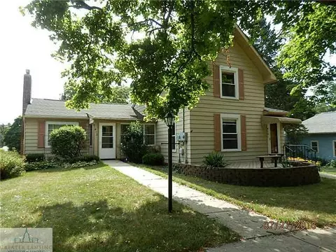 410 N N Brg, Dewitt, MI 48820 photo 2