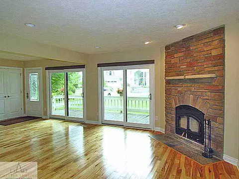 6304 E Quail, Haslett, MI 48840 photo 2