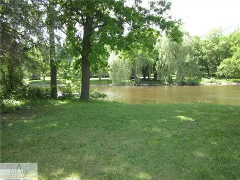 6471 Lansdown Dr, Dimondale, MI 48821 photo 2