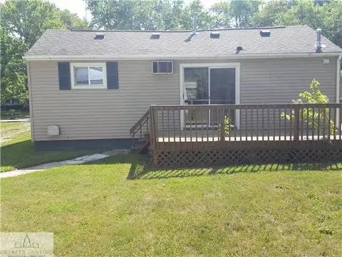 4100 Lowcroft Ave, Lansing, MI 48910 photo 2