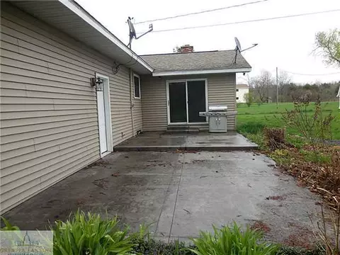 1778 E Webb Rd, Dewitt, MI 48820 photo 4
