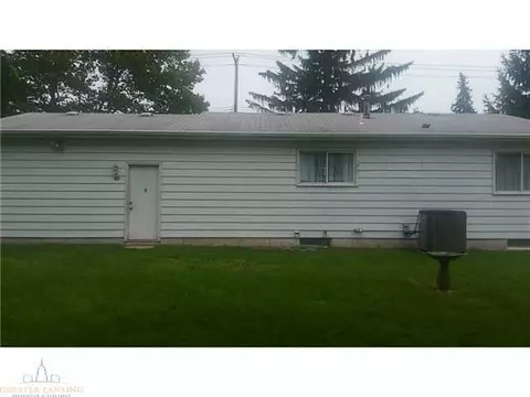 3201 Delta River Dr, Lansing, MI 48906 photo 2