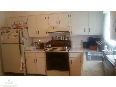 3201 Delta River Dr, Lansing, MI 48906 photo 3
