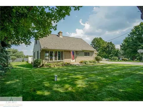 11377 E River Dr, Dewitt, MI 48820 photo 1