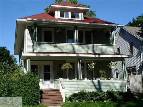 605 Bartlett St, Lansing, MI 48915 photo 2